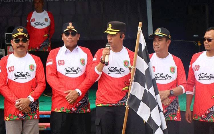 Karnaval Kemerdekaan ke-80 di Desa Hampalit Dapat Apresiasi Kapolres Katingan