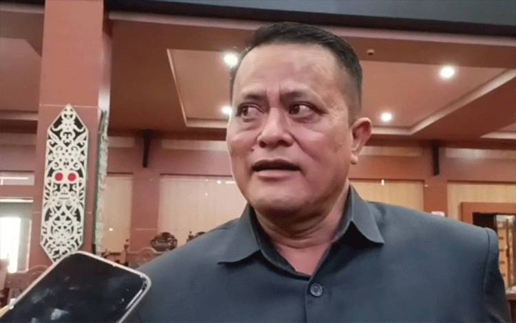 Anggota DPRD Palangka Raya, Hatir Sata Tarigan. (Foto:MARINI)