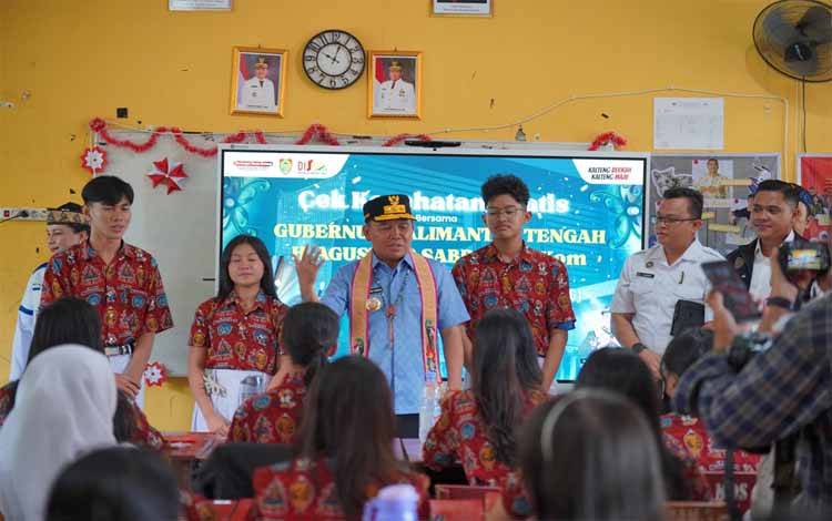 SMAN 3 Palangka Raya Dapat 36 TV Interaktif dari Pemprov Kalteng
