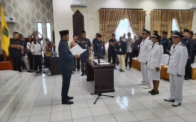 Wakil Bupati Barito Selatan Perpanjang Masa Jabatan Tiga Kepala Desa
