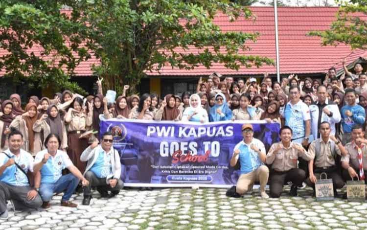 Dukungan Penuh Pemkab Kapuas untuk Program Goes To School PWI