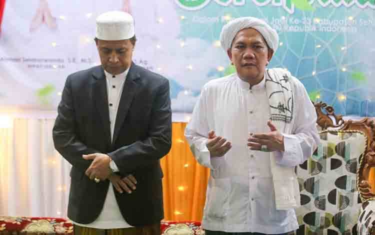 Ribuan Jemaah Antusias Ikuti Seruyan Bersholawat Bersama Guru Udin