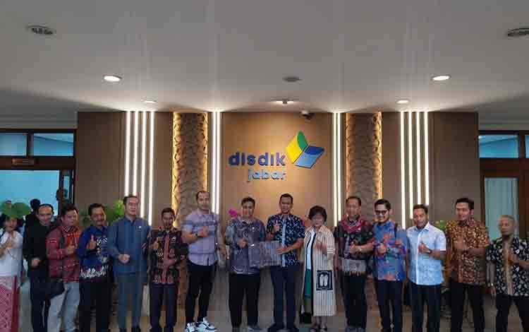 DPRD Kalteng Kaji Banding ke Disdik Jawa Barat dan SMKN 9 Bandung