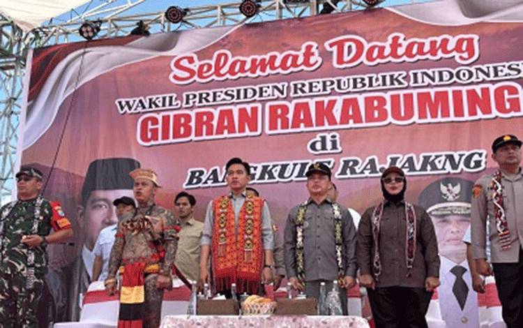 Wapres Temui Panglima Jilah di Mempawah, Tampung Aspirasi Rumah Adat