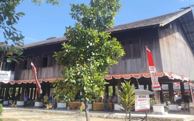 Huma Betang Manggatang Utus Sei Pasah, Pesona Budaya Dayak Ngaju di Kapuas