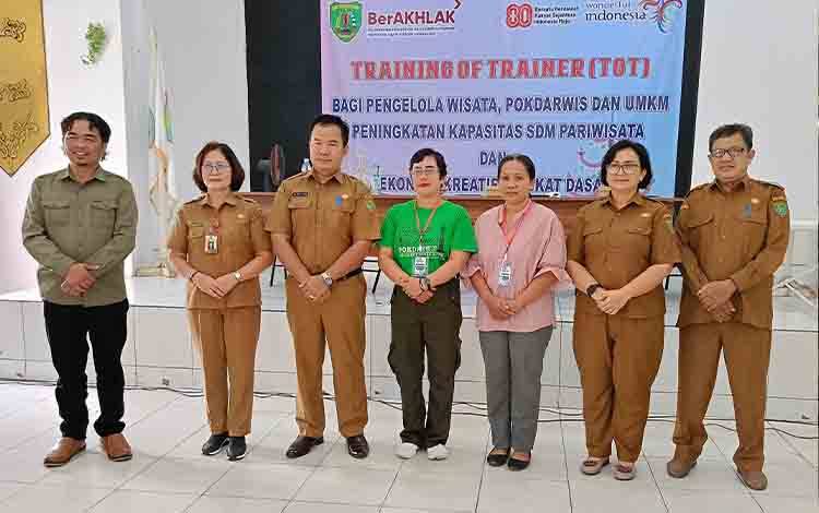 Asisten I Setda Barito Timur Buka ToT untuk Pengelola Wisata, Pokdarwis dan UMKM