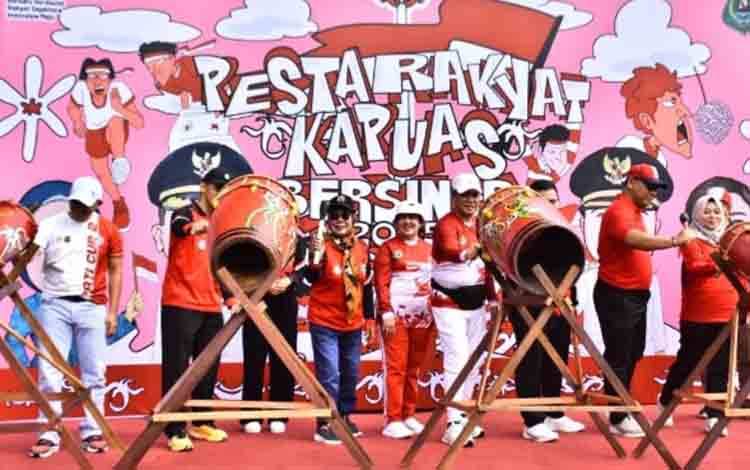 Bupati Kapuas Ajak Masyarakat Jadikan Lomba Permainan Rakyat sebagai Simbol Kebersamaan