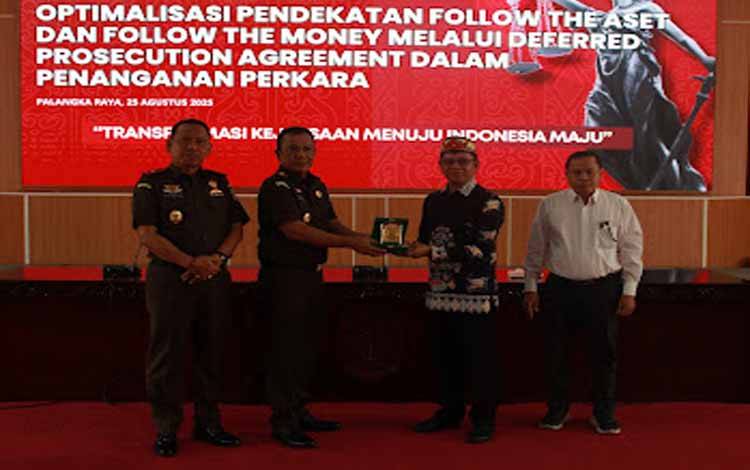 Kejati Kalteng dan UPR Gelar Seminar Ilmiah Peringati Hari Lahir Kejaksaan RI ke-80