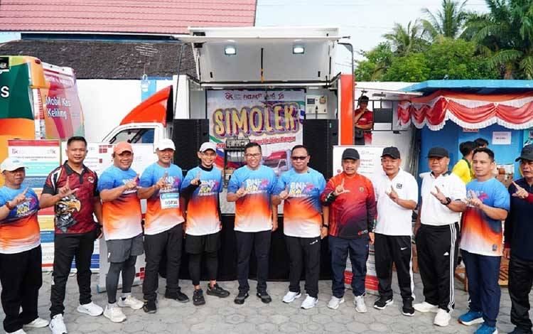 OJK Kalteng Hadirkan SiMOLEK di BNN Fun Run V2 2025, Dorong Masyarakat Sehat Fisik dan Finansial