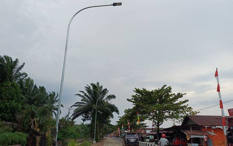 Pemasangan PJU di Jalan Pemuda dan Pramuka Sampit Diharapkan Kurangi Kriminalitas