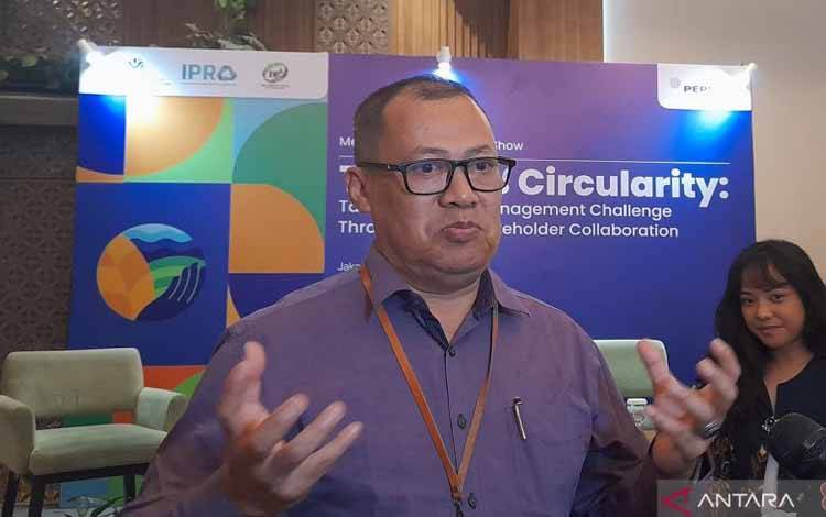 KLH Bakal Daur Ulang 33 Ribu Ton Sampah Plastik jadi Energi Terbarukan