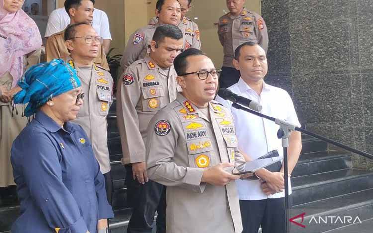 Polisi Tangkap 351 Orang saat Demo di Depan DPR RI