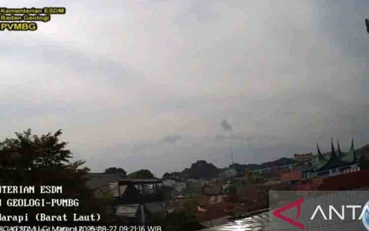 Gunung Marapi Erupsi Lontarkan Abu Vulkanik Setinggi 800 Meter