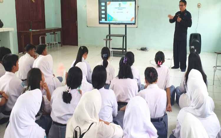Dinas Perpustakaan Sosialisasikan Aplikasi E-Perpus di SMAN 1 Seruyan Tengah