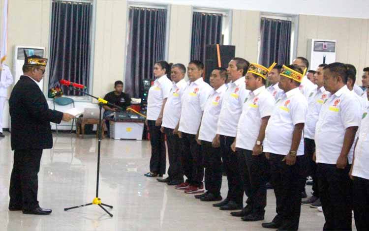 Hasanudin Noor Lantik Pengurus KONI Pulang Pisau