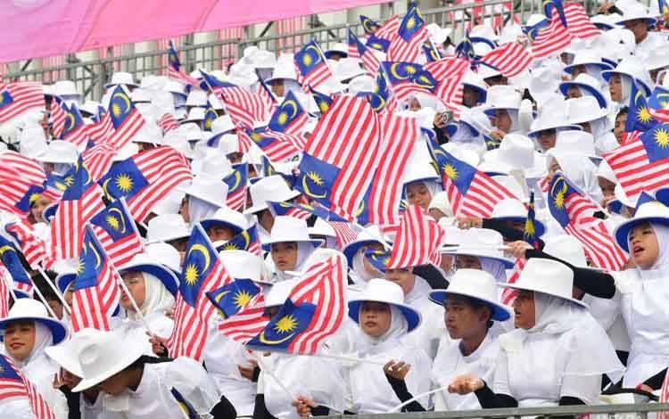 Perayaan 68 Tahun Malaysia Merdeka Dimeriahkan Atraksi Alutsista Udara