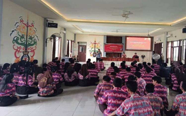 KPU Kapuas Sosialisasi Pemilih Pemula di SMAN 2 Kapuas