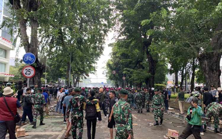 Ratusan Demonstran Mundur dari Mako Brimob Setelah Berdialog