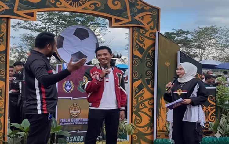 Sambutan Meriah Warga Kapuas untuk Evan Dimas di Pembukaan Gubernur Cup 2025 Zona Tengah