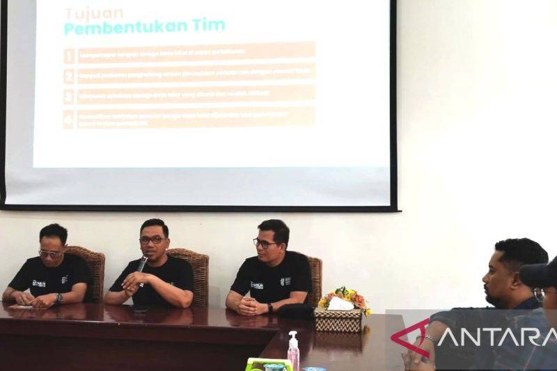 Kalteng Luncurkan Tim Percepatan Penyerapan Tenaga Kerja Perkebunan