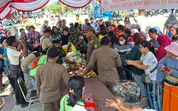 Masyarakat Gunung Mas Serbu Pasar Murah, Puluhan Ton Beras Habis Terjual