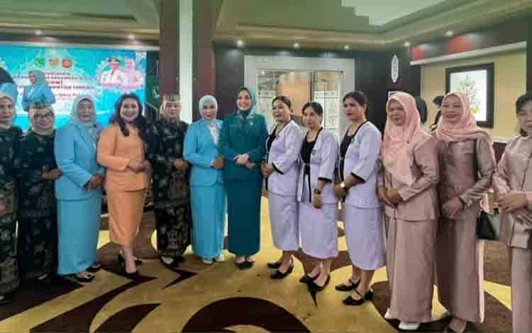 Ketua GOW Lamandau Hadiri Pengukuhan BKOW Kalteng