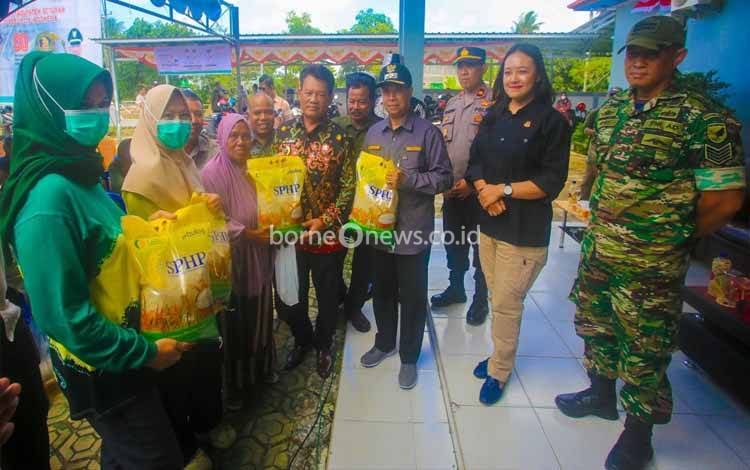 Bupati Hadiri Gerakan Pasar Murah di Seruyan Hilir