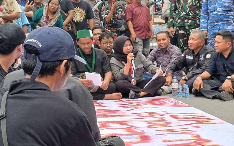 Ini 7 Tuntutan Aliansi Kesatuan Rakyat Sipil di Kantor DPRD Kotim