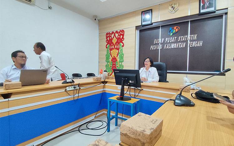 Kepala BPS Provinsi Kalteng, Agnes Widiastuti. (FOTO: TESTI PRISCILLA)