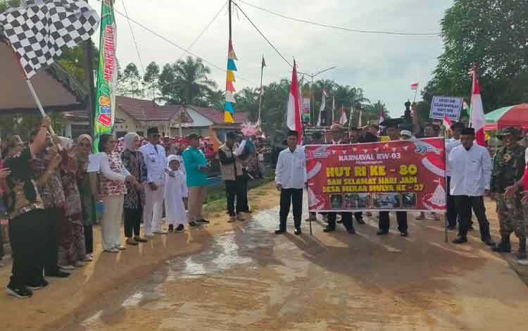 Karnaval Meriah di Mekar Mulya: Apresiasi Wabup Lamandau atas Semangat Kebersamaan Warga