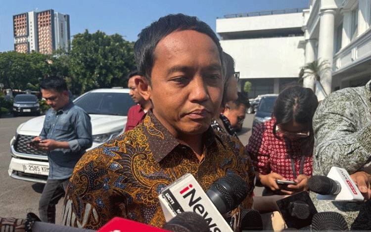 Raja Juli Sebut Ada Pihak Adu Domba Jokowi-Gibran Galang Demonstrasi