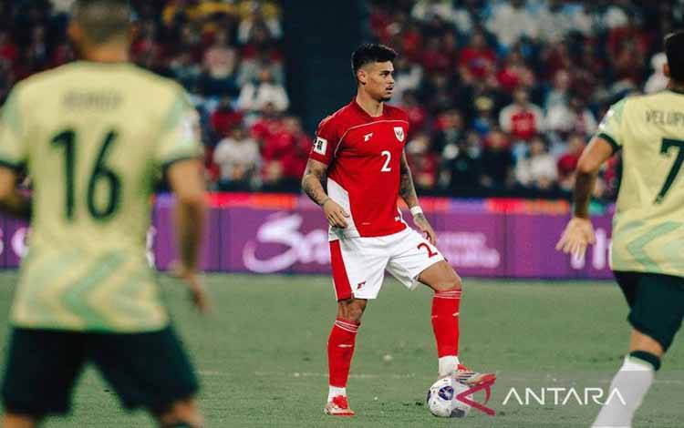 Mees Hilgers Berlabuh ke Brest dari Twente