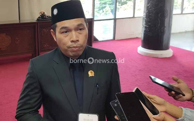 Komisi III DPRD Kalteng Dukung Rencana Pengadaan Papan Tulis Interaktif, Minta Perhatikan Infrastruktur Pendukung