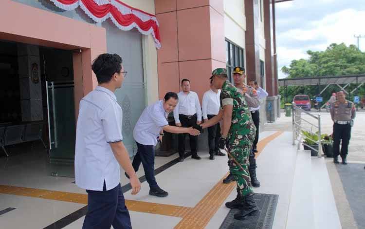 Sinergi TNI-Polri: Dandim dan Kapolres Pimpin Patroli Gabungan, Jamin Keamanan Objek Vital Lamandau