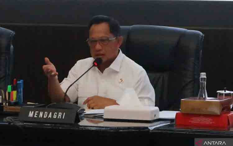 Mendagri Minta Kepala Daerah Tunda Perjalanan ke Luar Negeri