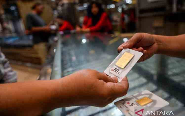 Harga Emas Antam kembali Tembus Rp2 Juta per Gram
