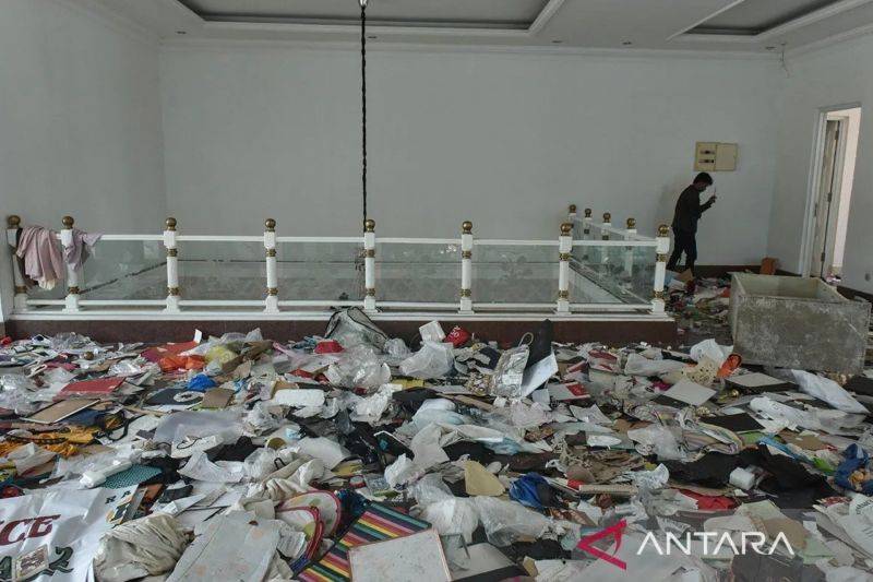 Polisi Buru Dalang Penjarah Rumah Uya Kuya