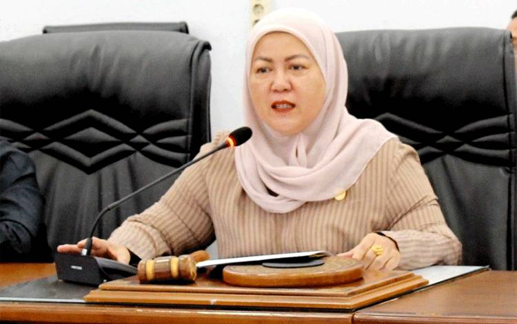 Waket II DPRD Barut Apresiasi Penyaluran Bantuan Pangan untuk Keluarga Miskin dan Lansia di Teweh Selatan