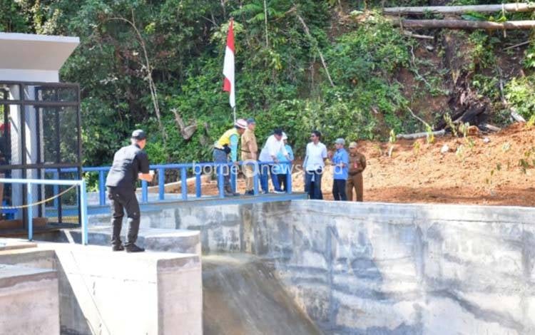 Bupati Kapuas Tinjau Bendungan Buhut Jaya, Harap Jadi Motor Penggerak Ekonomi Desa