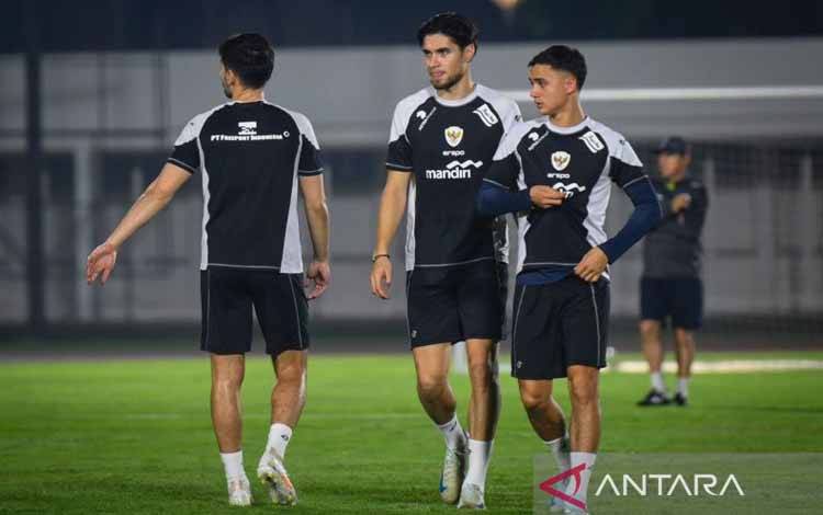 Bojan Ungkap Alasan Persib Bandung Boyong Eliano Reijnders