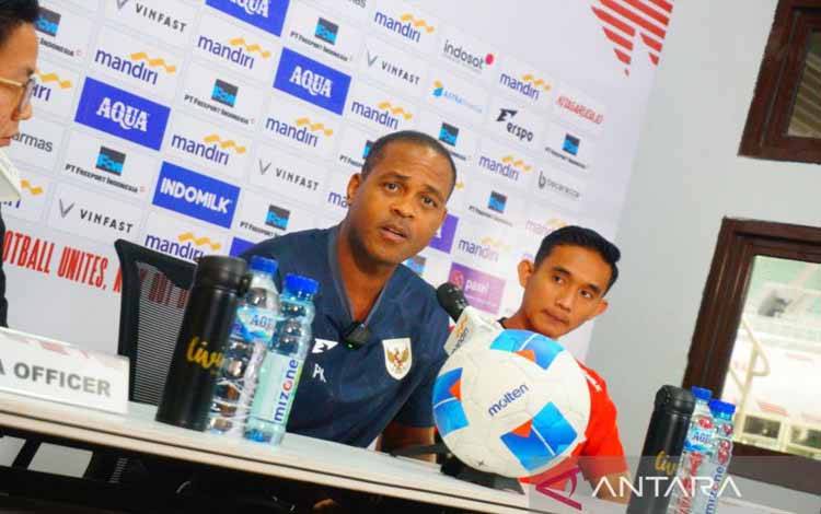 Kluivert Sebut Adrian Wibowo sebagai Pemain Berbakat