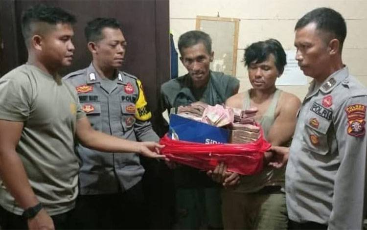 Dua Perampok Uang Rp1 Miliar Modus Pecah Kaca Mobil di Pangkalan Bun Ditangkap di Lamandau