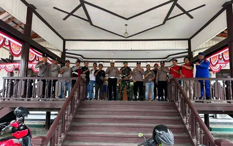 Patroli Gabungan TNI-Polri dan Ormas Kapuas Amankan Operasi Aman Nusa I Telabang 2025