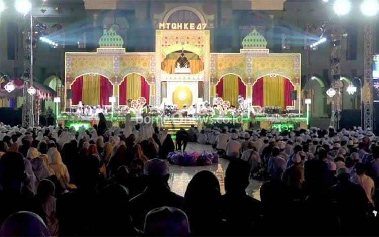 Ribuan Warga Kapuas Meriahkan Maulid Nabi dan Penutupan MTQ di Islamic Center