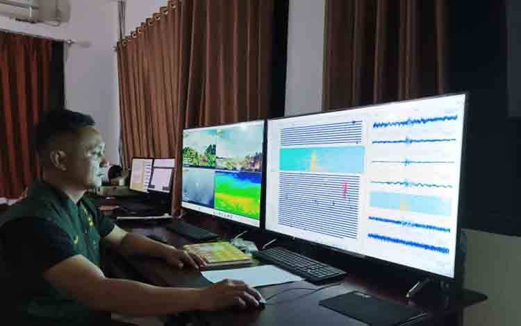 Pos PGA: Aktivitas Vulkanik Gunung Lokon Masih Tinggi