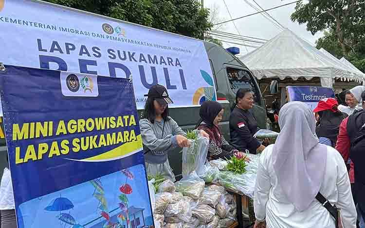 Lapas Kelas III Sukamara Bagi-bagi Sayur untuk Masyarakat di CFD