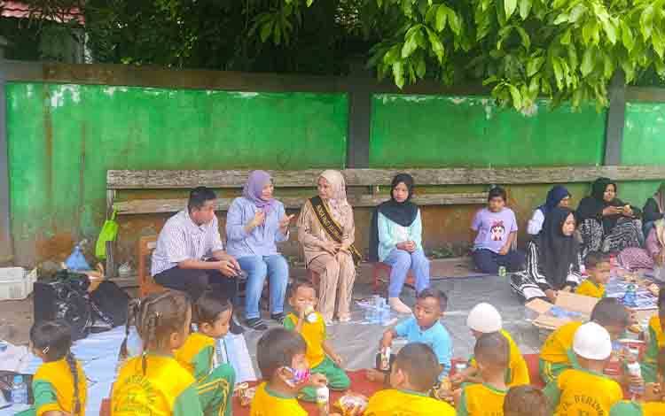 Perpustakaan Pandawa Kalampangan Gelar Kelas Dongeng Bersama Bunda PAUD