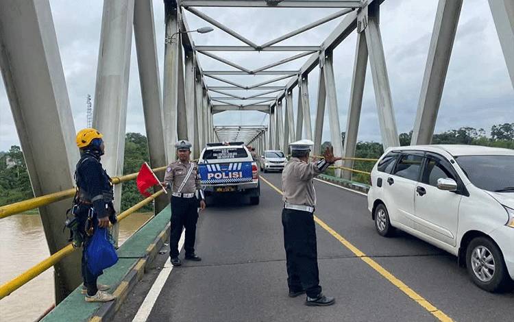 Polres Katingan Mulai Terapkan Sistem Buka Tutup Jembatan Sei Katingan Pukul 20.00 WIB Hari ini