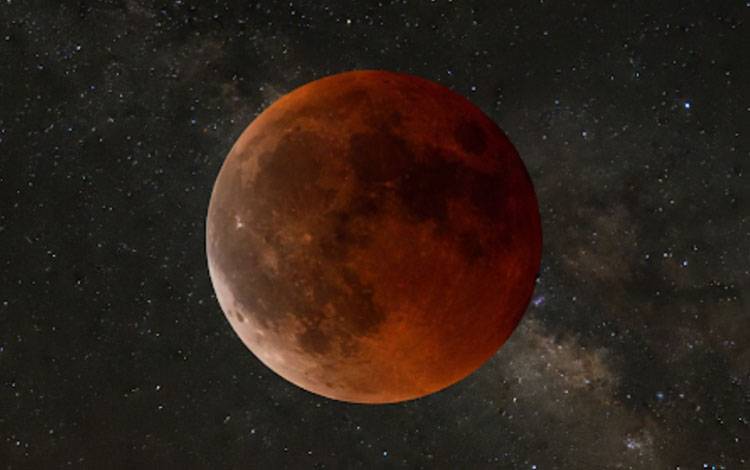 Ini Penyebab Bulan Tampak Merah Saat Puncak Gerhana