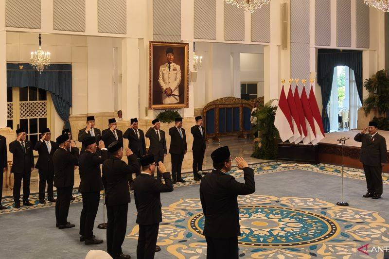 Prabowo Lantik Lima Menteri Baru, Berikut Daftarnya